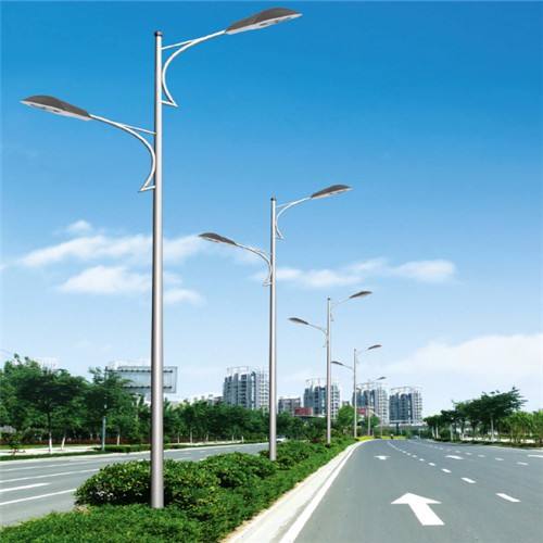 重慶路燈生產(chǎn)廠家：太陽能路燈具有哪些特性